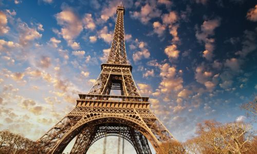 Imersão em Casa de Família França - Cursos Privados de Francês em Paris - visitando a Torre Eiffel