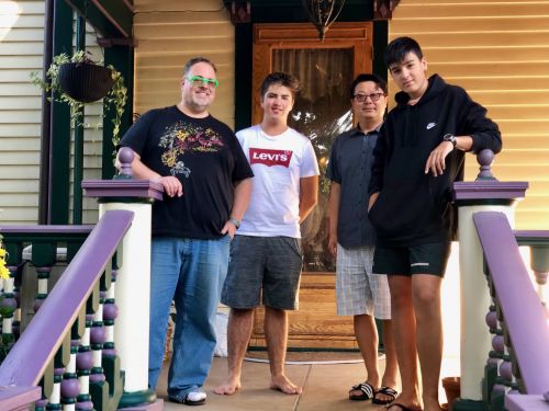 Host family versus Residence: which one should I choose while studying abroad?