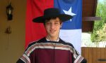 Imersão no Chile - estudantes vestidos com roupas tradicionais