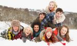 Hospedagem e Ensino Médio no Canadá - estudantes brincando na neve